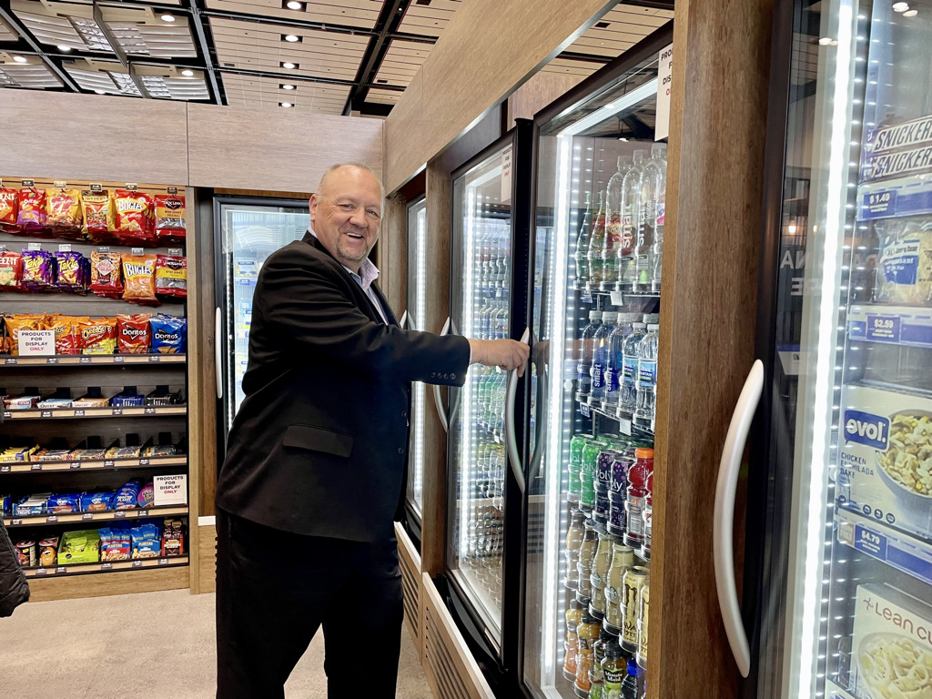 vending employees | marketing photo | installation